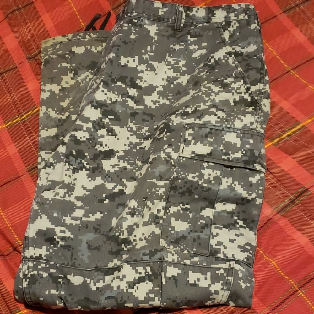 Digital Camo pants